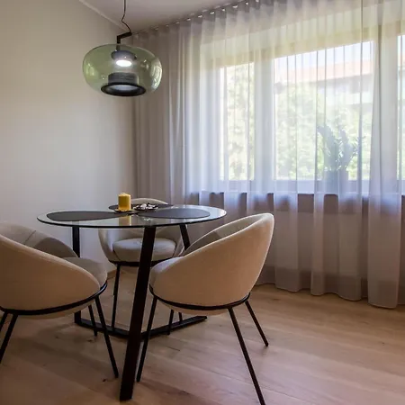 Uus Street Apartment, Modern Near Centre With Free Parking Apartman